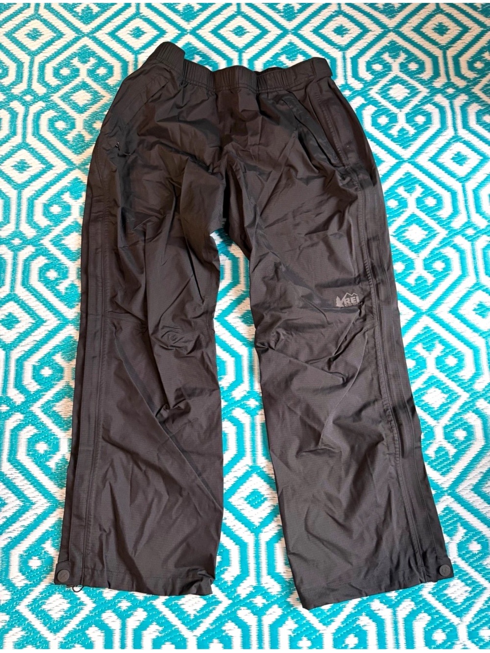 REI Co-op Women’s Medium Petite Full Zip Rain Pants Black